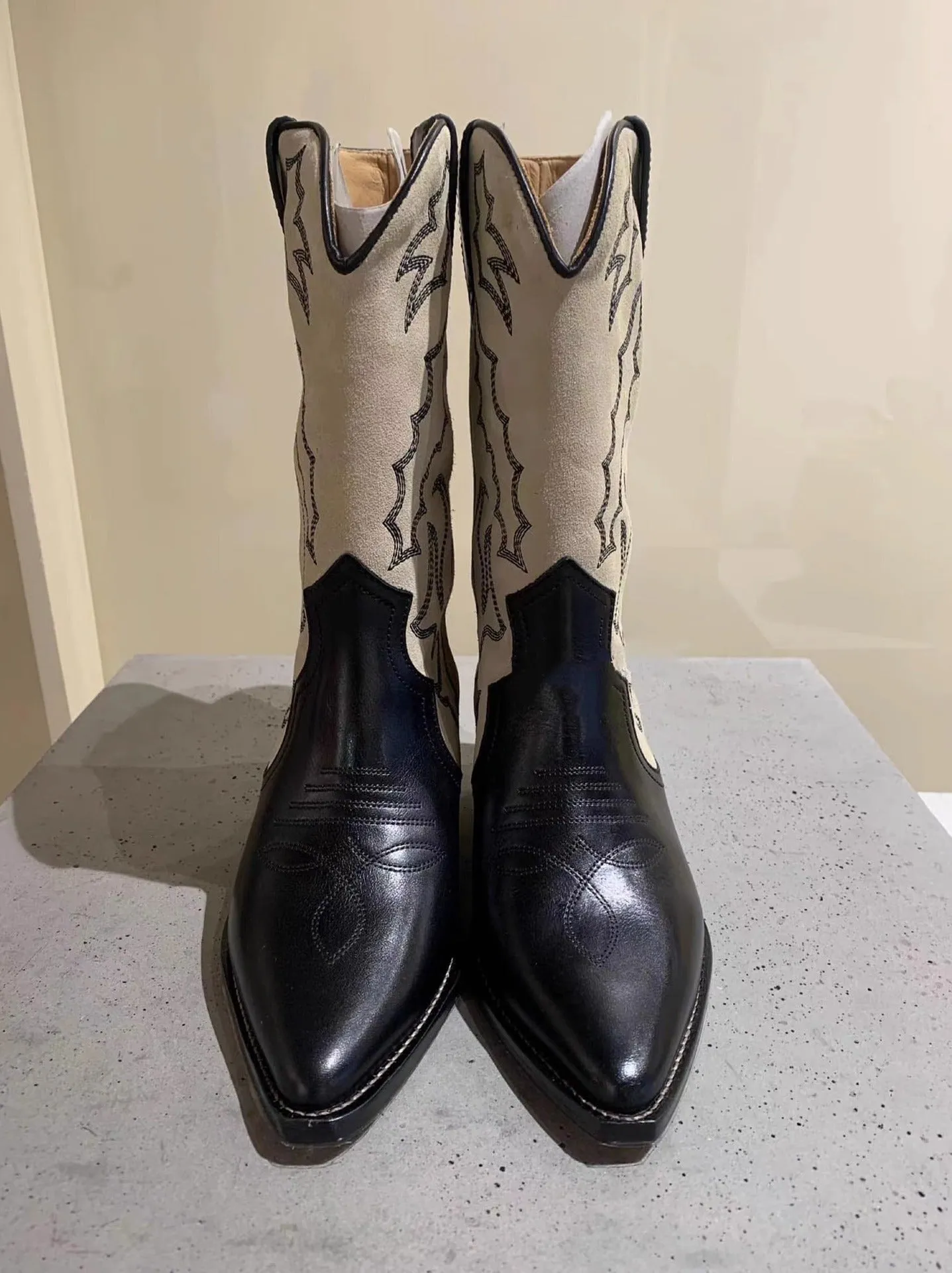 Embroidered Chunky Heel Mid-Calf Versatile Pointed Toe Riding Boots