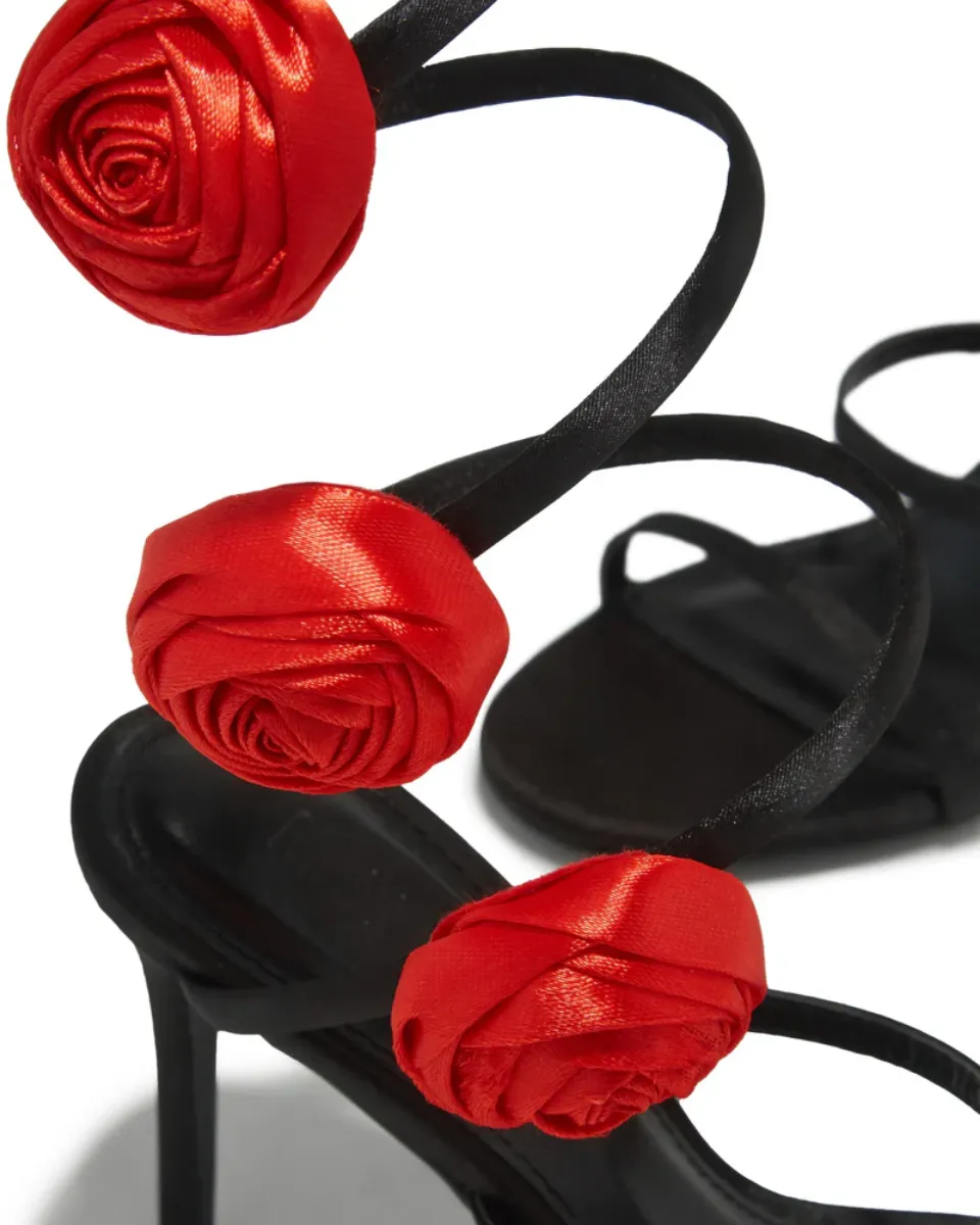Henriette – Floral embellishment – Rosette coil-strap heels