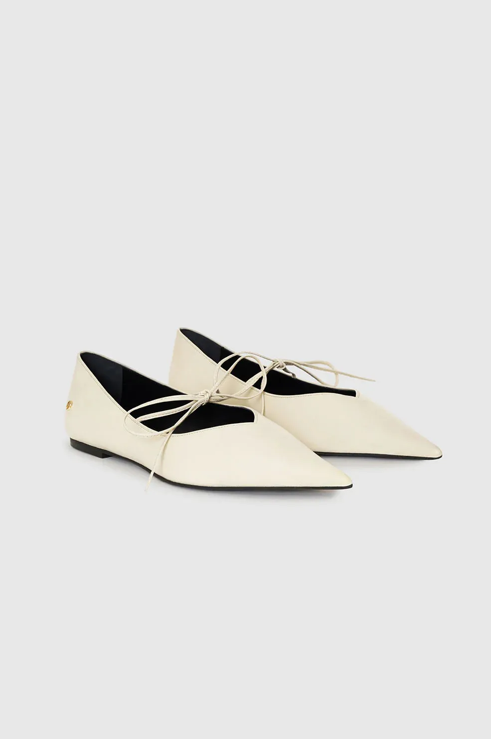 Nikki Flats | Ivory