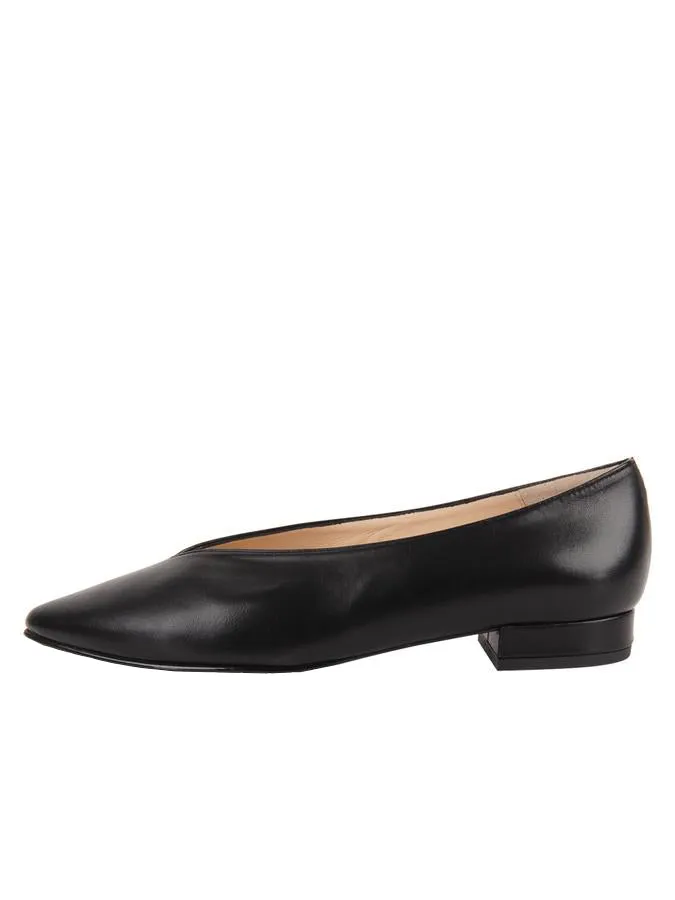Real Pointed Toe Flat