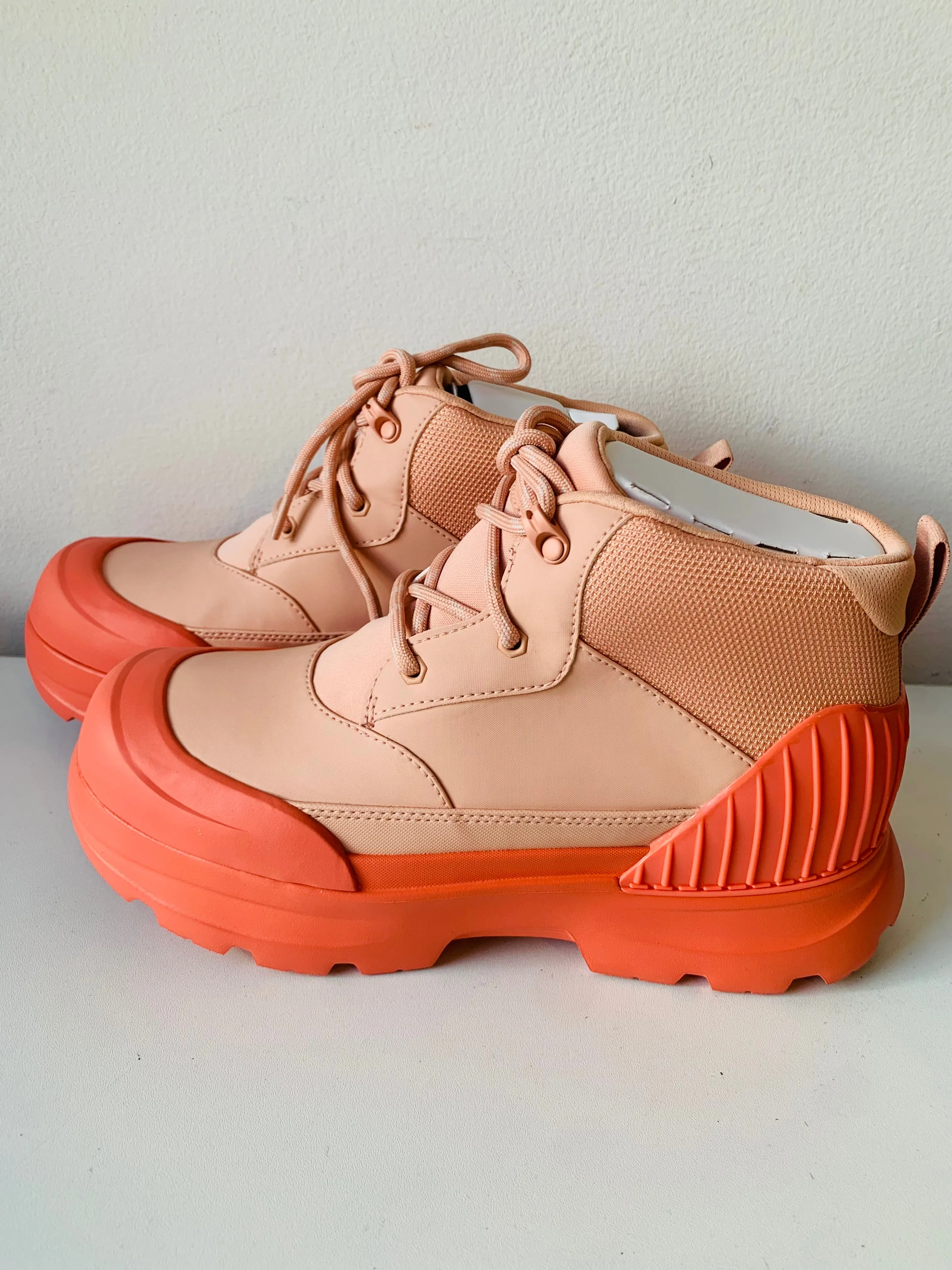 Ugg Women’s Neumel X Peach/Pink Hiking Style Boots Size 10