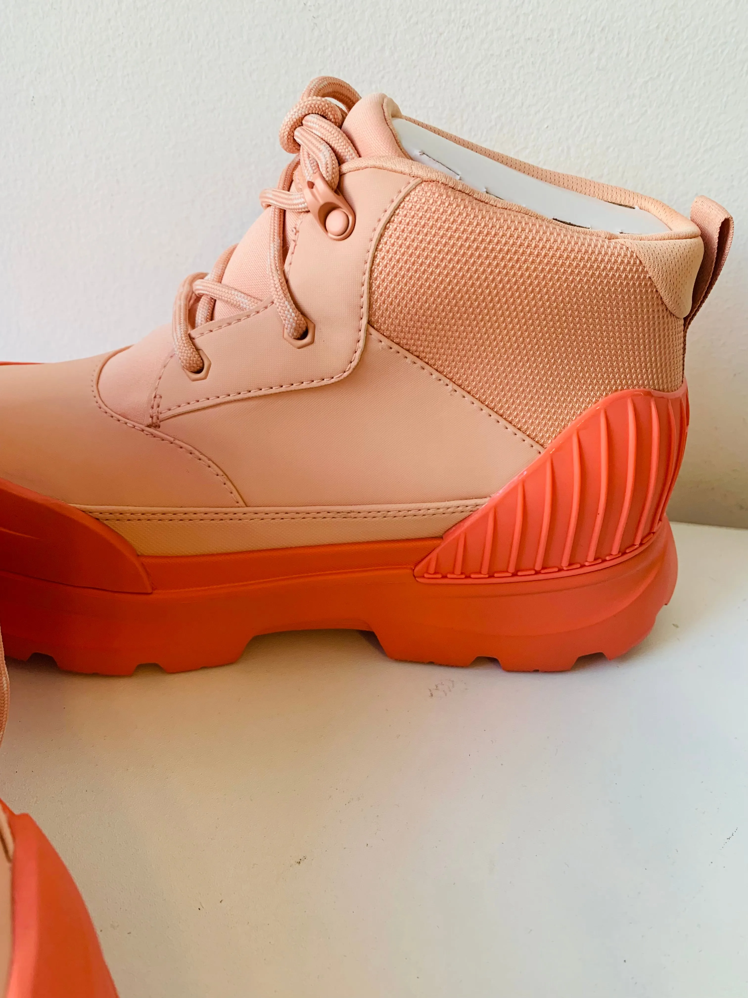 Ugg Women’s Neumel X Peach/Pink Hiking Style Boots Size 10