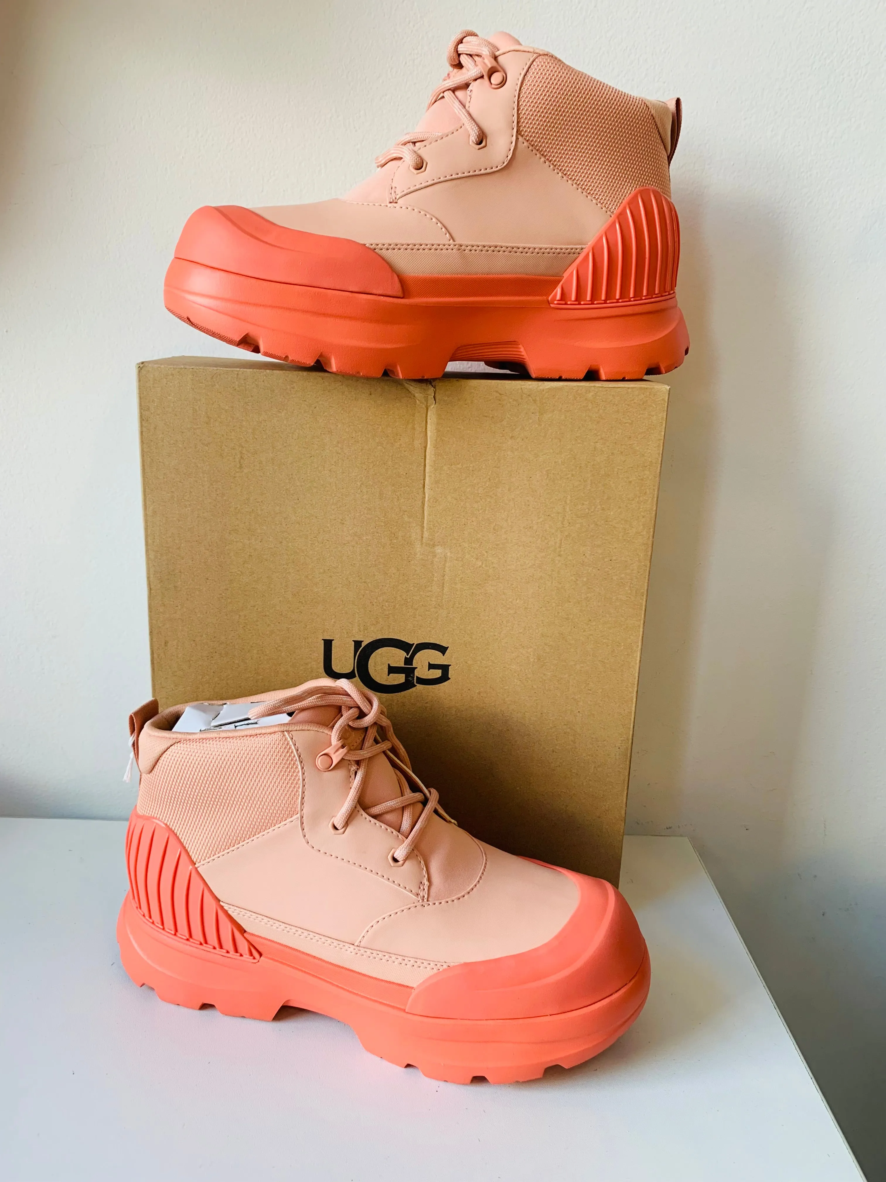 Ugg Women’s Neumel X Peach/Pink Hiking Style Boots Size 10