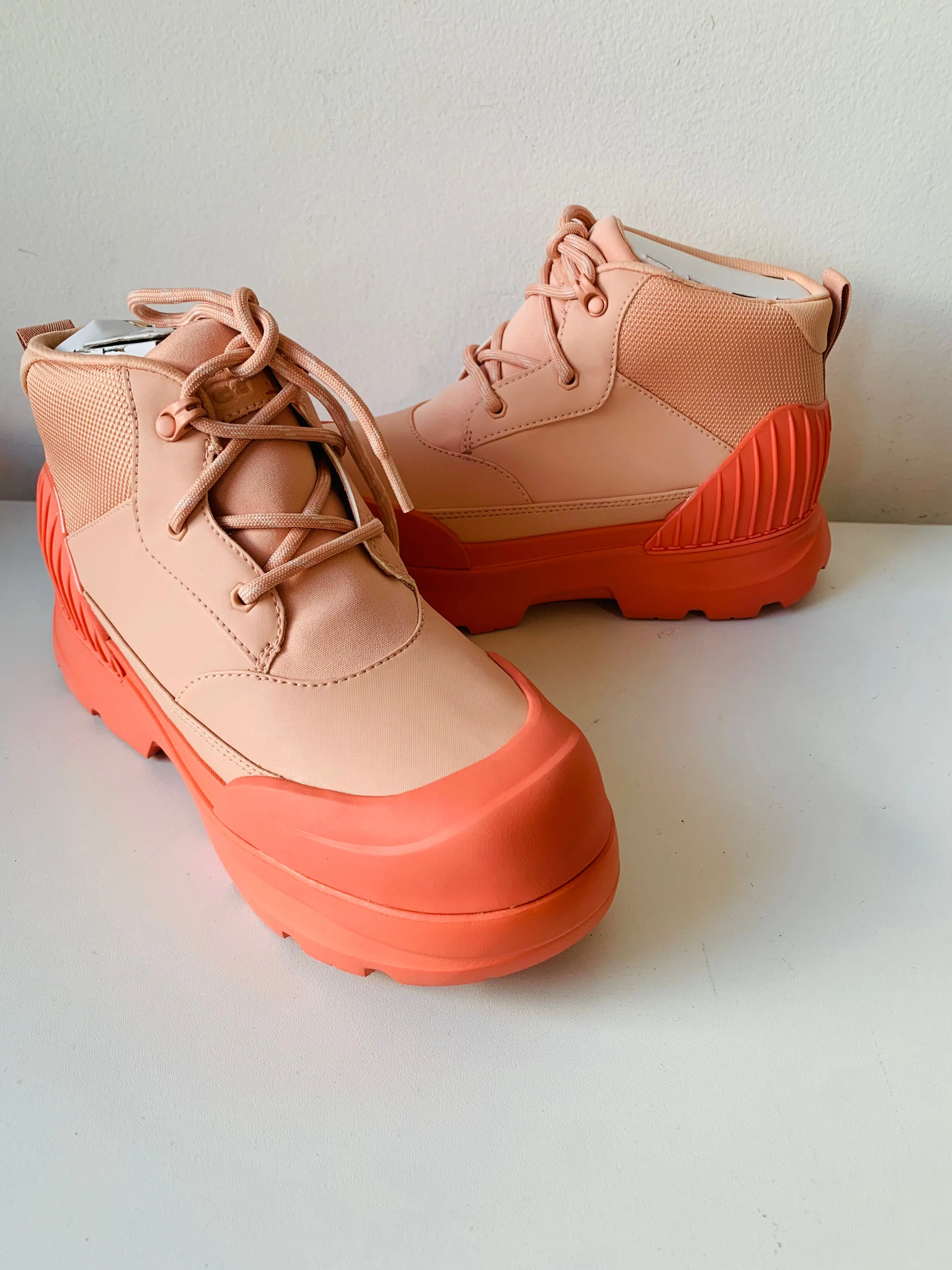 Ugg Women’s Neumel X Peach/Pink Hiking Style Boots Size 10